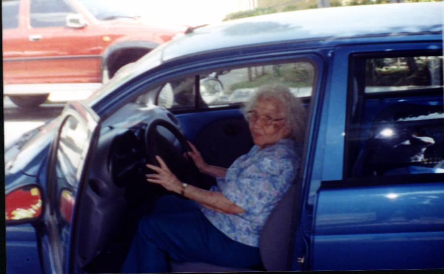 mami.jpg (49103 bytes)